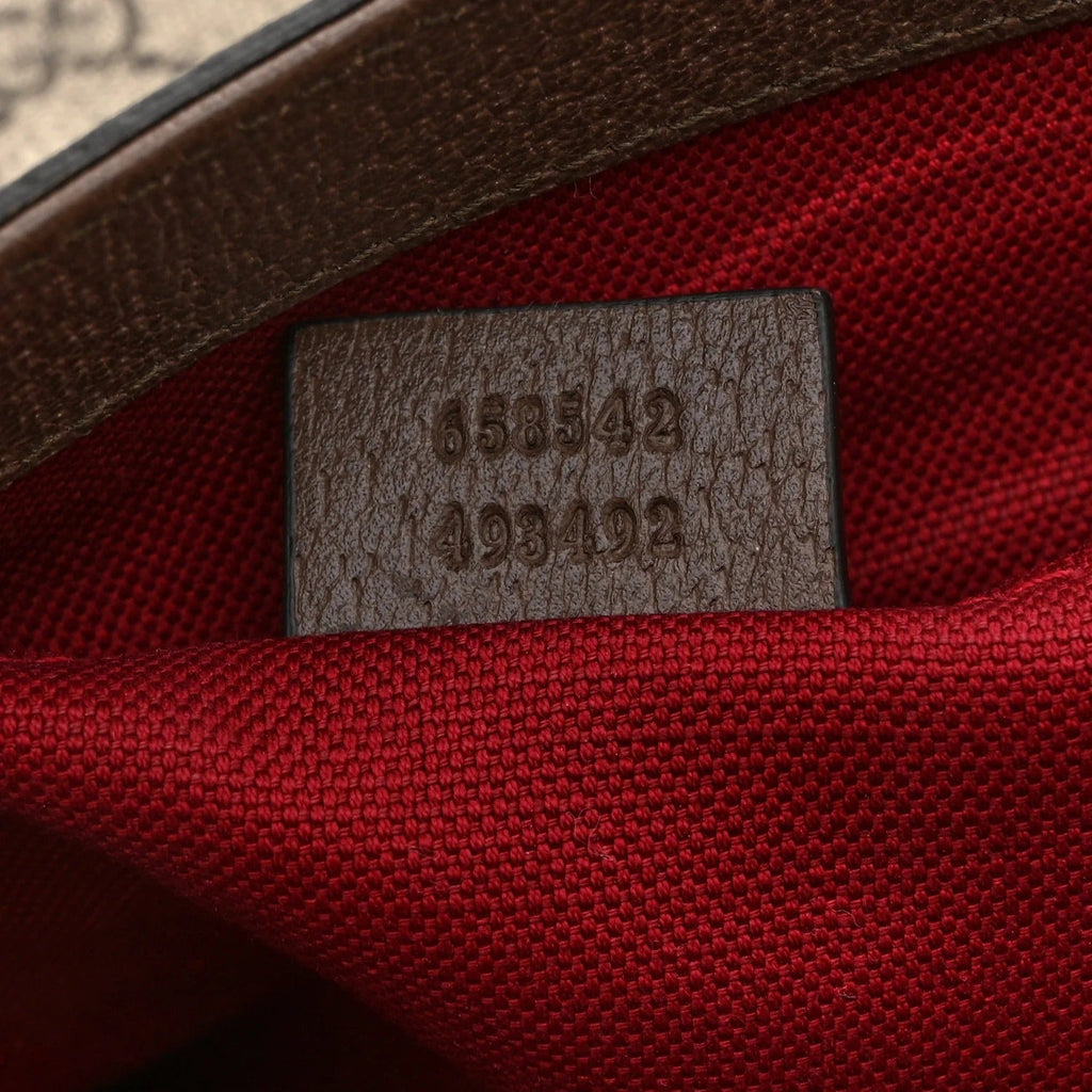 Gucci GG Supreme Messenger Bag – Beige